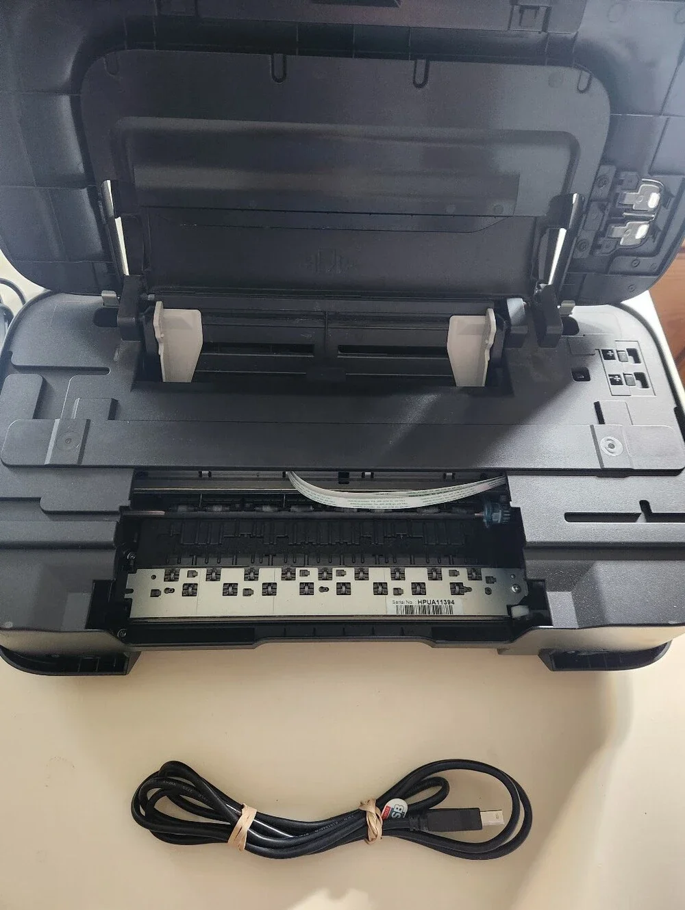 Canon black inkjet printer IP2700 with USB cable